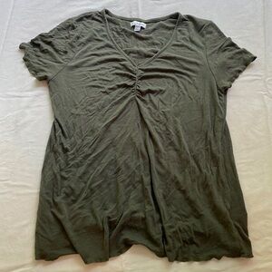 Green flowy tshirt with squiggly hem